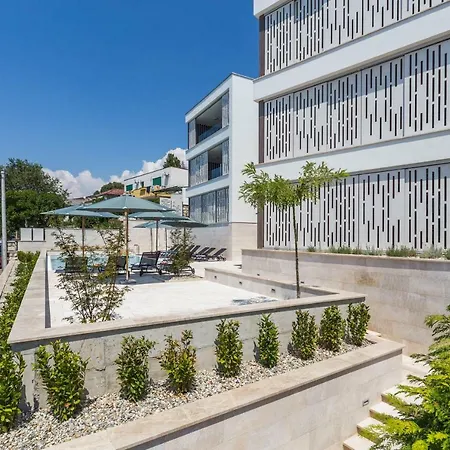 Abalone Apartment
