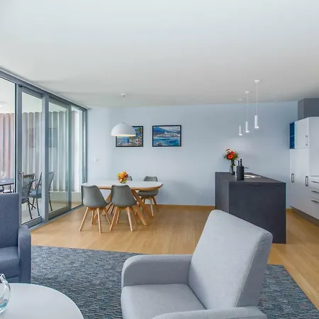 Abalone Apartment *
