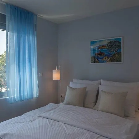 Abalone Apartment